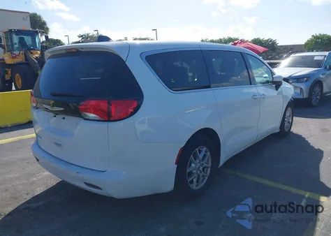 2022 Chrysler Voyager Lx z USA, uszkodzony, nr VIN 2C4RC1CG0NR208549